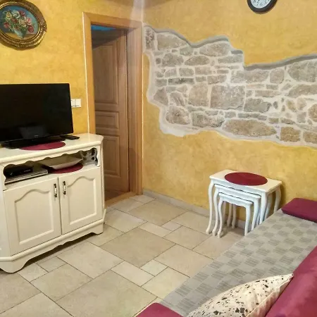 Dado Daire